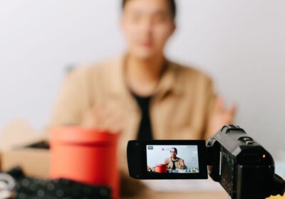 B2B Creator Marketing Grows Up as LinkedIn Builds Discovery Into the Ad Buy