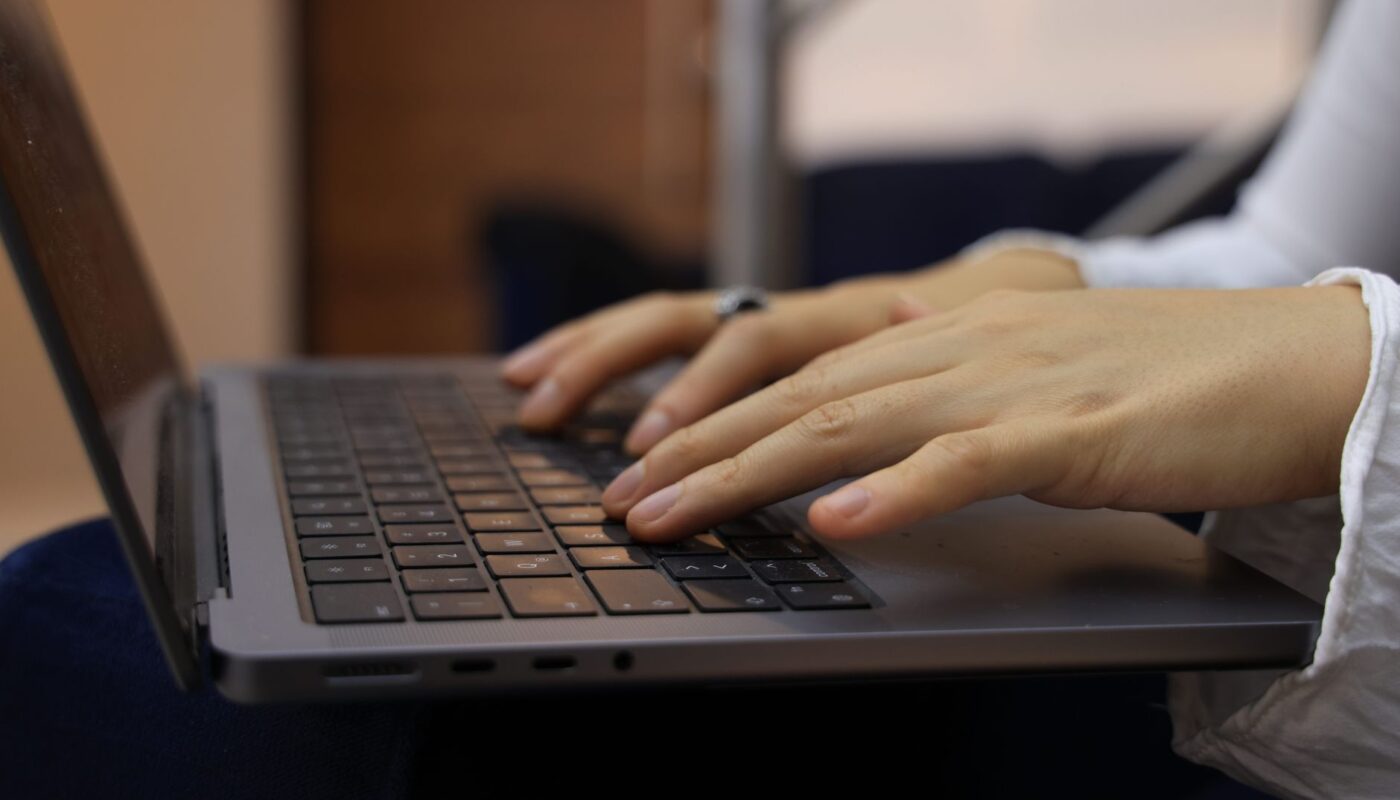 Google Search Guidance Asks Publishers to Factcheck AI Content and Metadata
